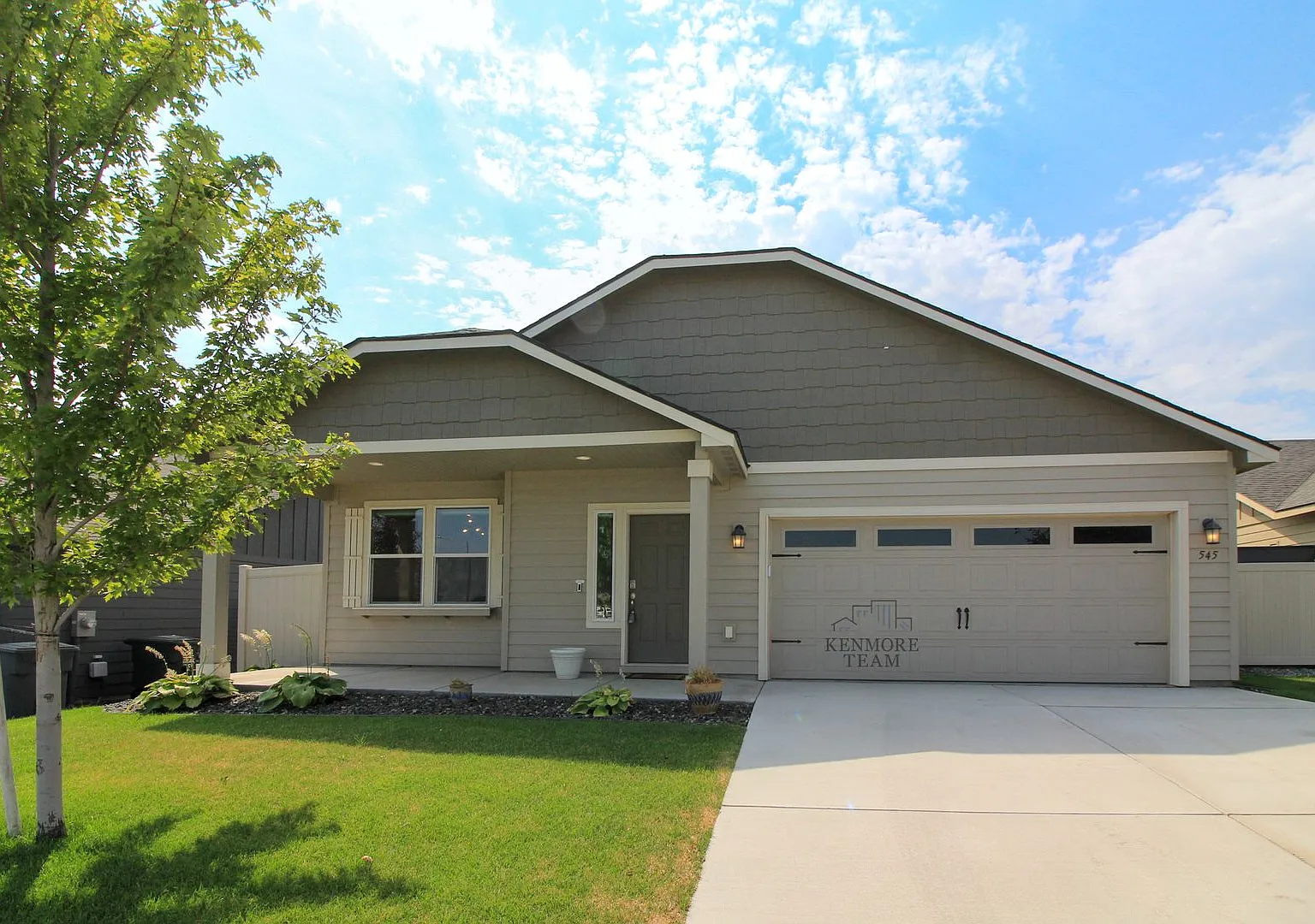 3 Bedroom, 2 Bath Home in Richland — Photo 1