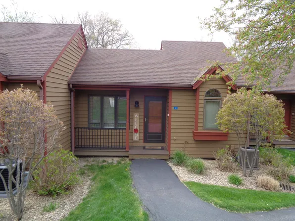 12 Oak Glen Dr, Galena, IL 61036