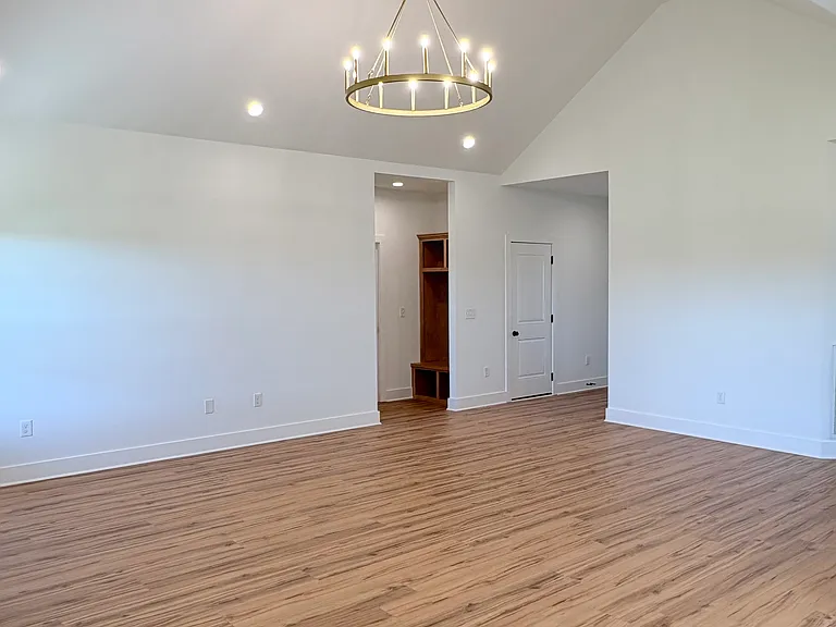 5369 Crocus Dr — Photo 4