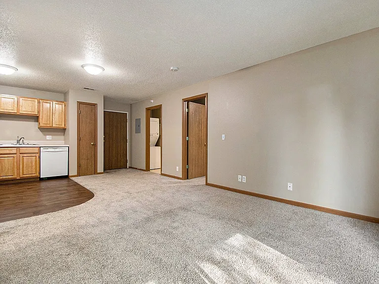 Deerfield Apartments Council Bluffs — Photo 6