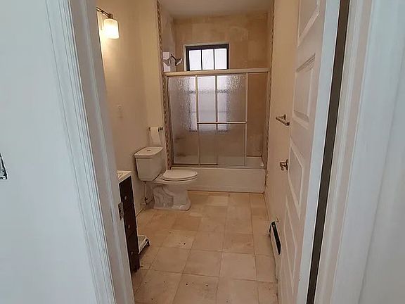 4th image of 957 Saint Nicholas Ave #2