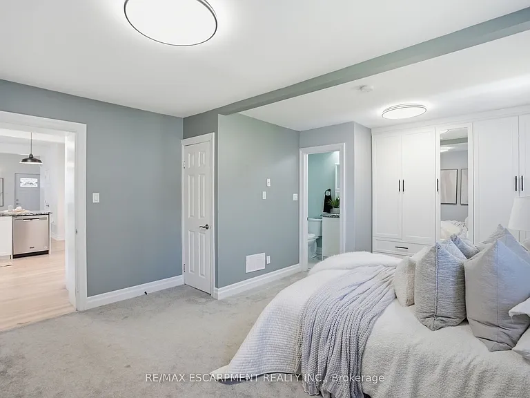118 Victoria St — Photo 17