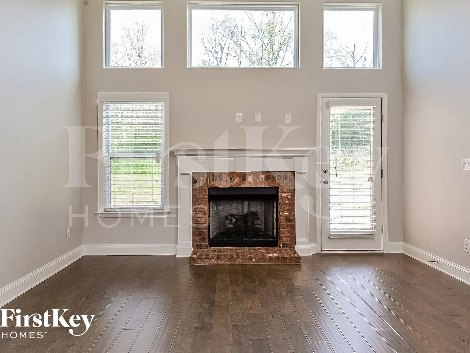 4 bed, 2.0 bath, 2100 sqft, $2,165 — Photo 3