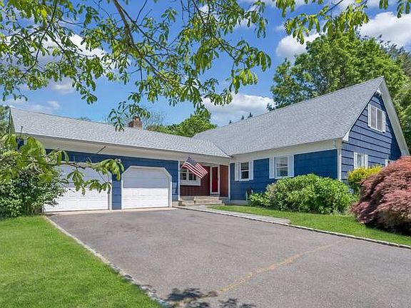 3rd image of 290 Village Ln