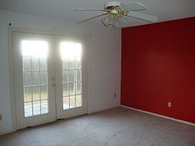 5th image of 1001 Bellflower Dr