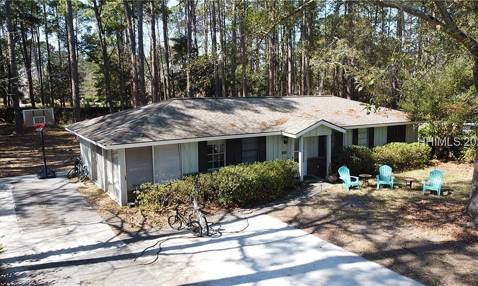 1st image of 11 Bay Pines Dr