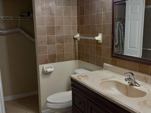 4th image of 131 Moonstone Ct