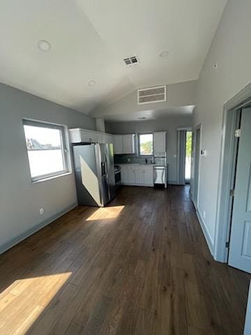 1st image of 271 Walker St Floor 3