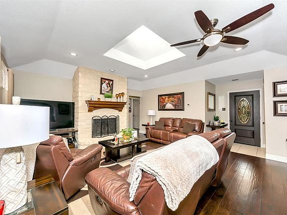 5th image of 2618 W Wentwood Dr