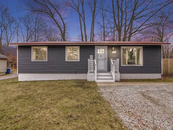 912 N James St, Ludington, MI 49431