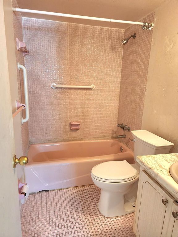 2301 NE 14th St Causeway #305e, photo 9
