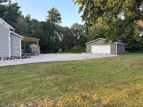 4th image of 8463 Dewey Rd