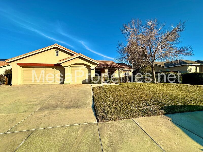 1st image of 12415 Madera St