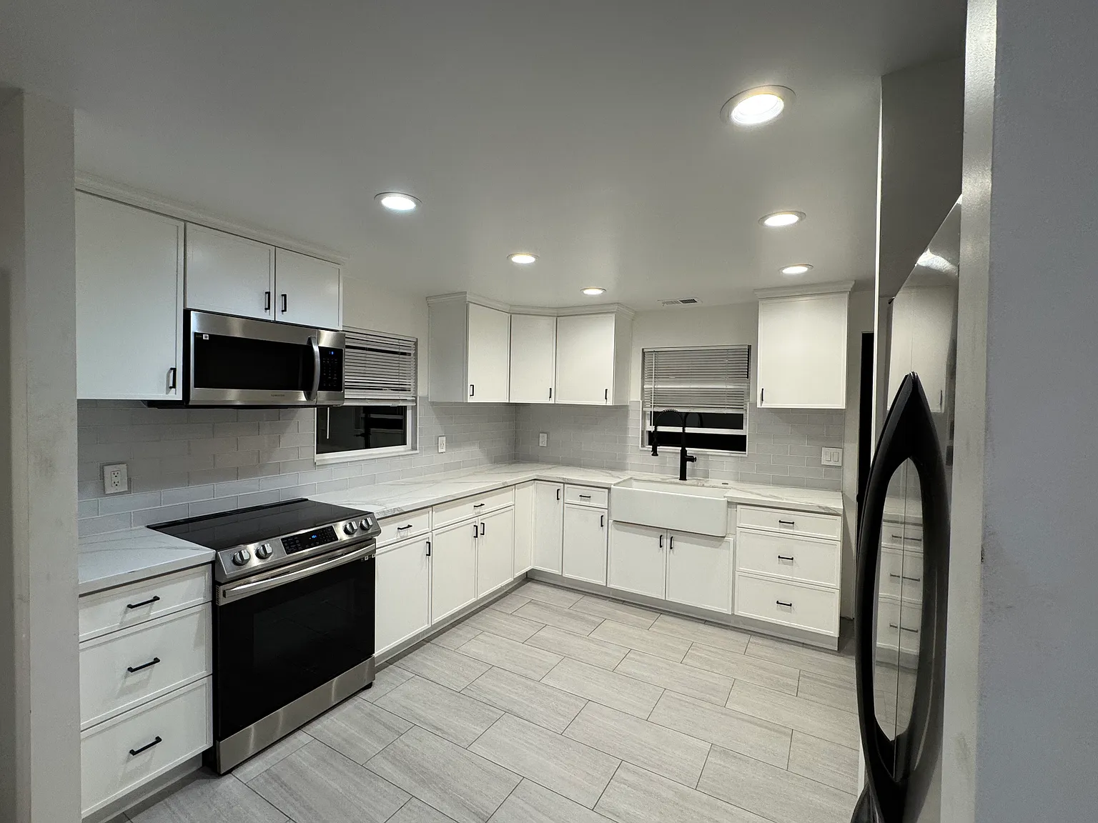 900 La Rueda Dr — Photo 2