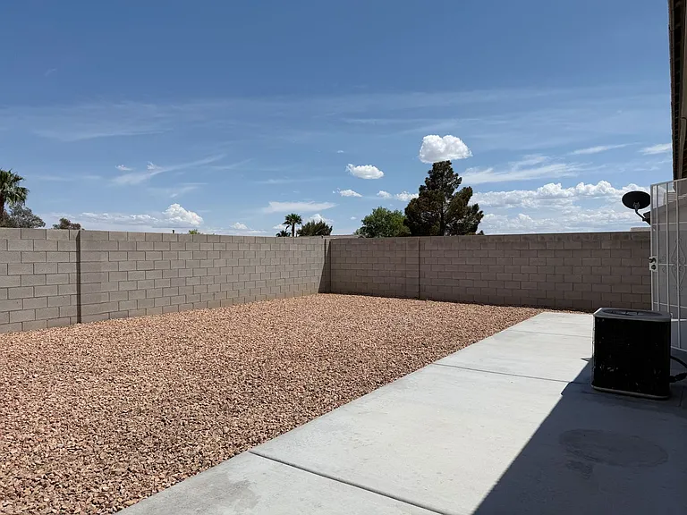 3320 Park Town St — Photo 21