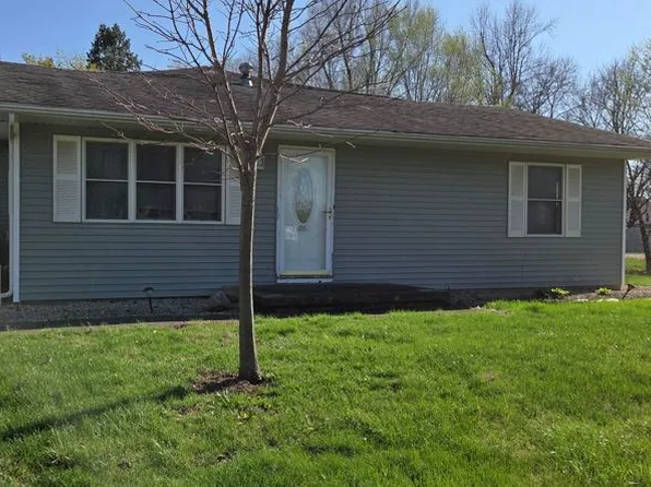 201 E Cleveland St, Heyworth, IL 61745