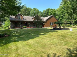 231 Weaver Woods Rd, Saxton, PA 16678