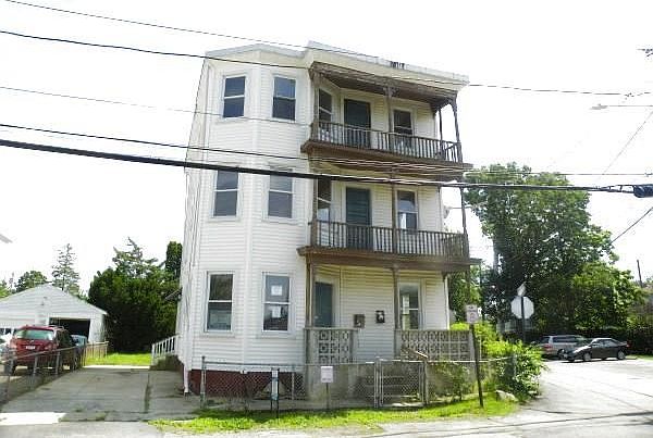 1st image of 190 Vincent Ave