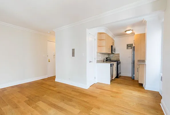 Rented by Stonehenge NYC LLC | media 40