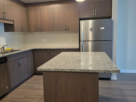 5th image of 261 Woodbine Ave #A72