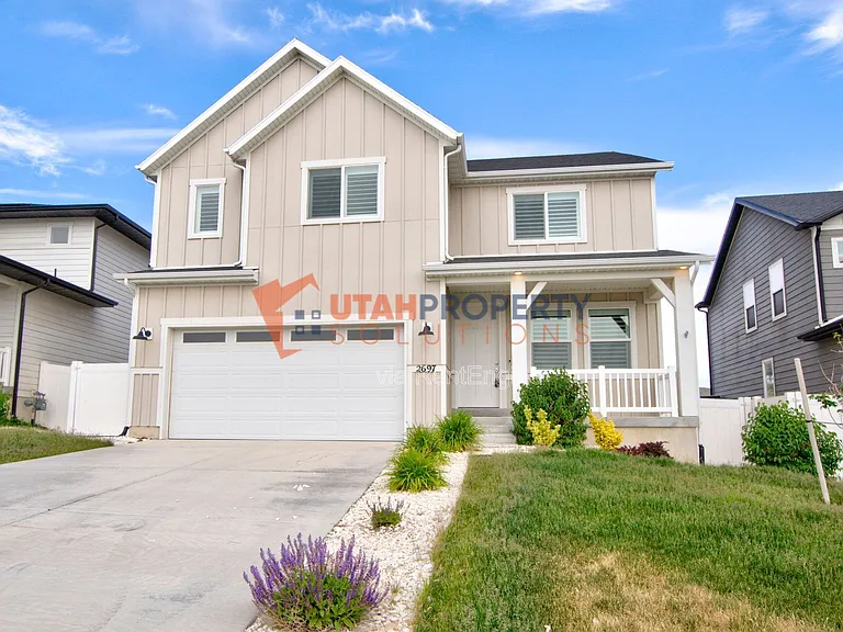 2697 N Snowberry Dr — Photo 2