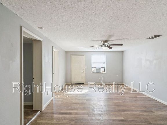 3rd image of 420 Euclid Ave APT 2