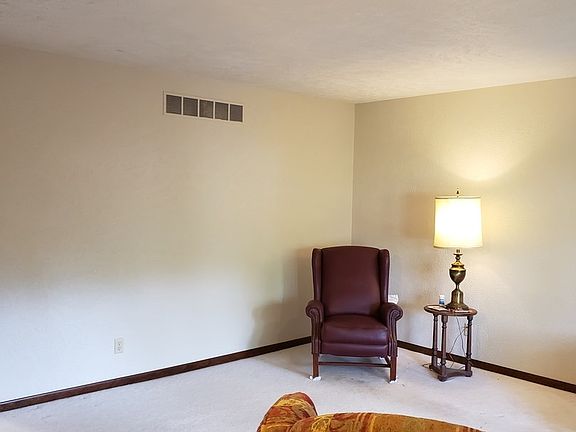 3rd image of 19053 Brentwood Dr