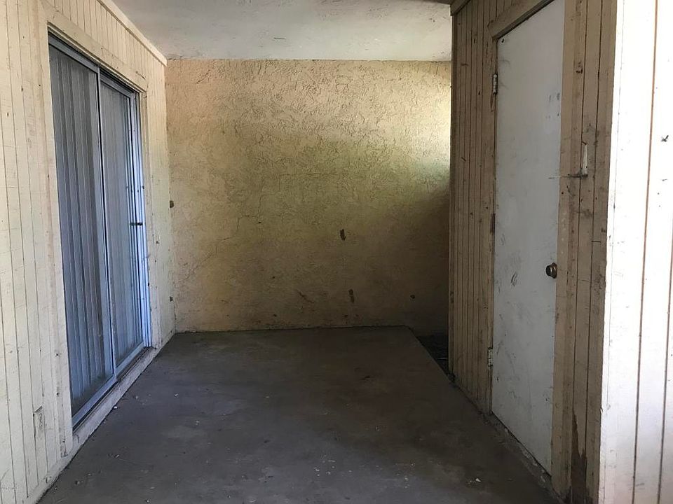 1st image of 9007 W Elm St Unit 2