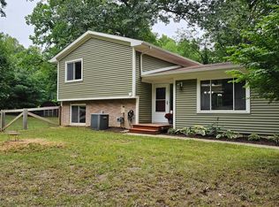 2103 Corlett Rd, Brighton, MI 48114