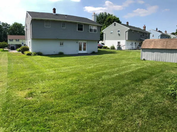 795 Pomander Ave, Reading, PA 19606