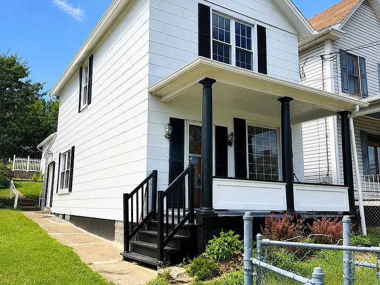 321 Meadow Ave — Photo 1