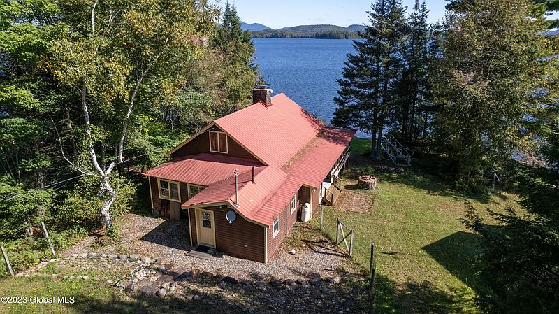 2nd image of 125 Brown Point Road