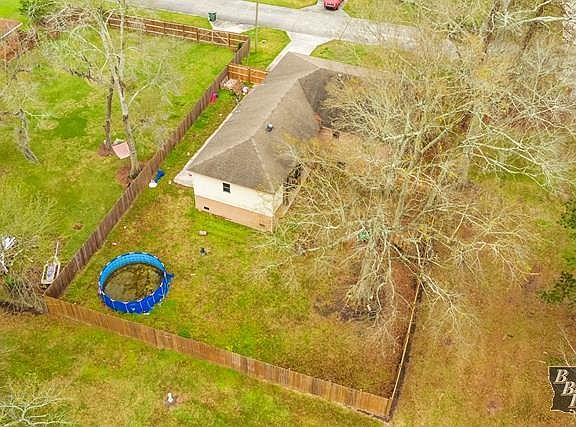 3rd image of 518 Oakwood Dr