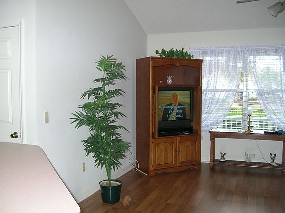 2nd image of 2168 Madero Dr