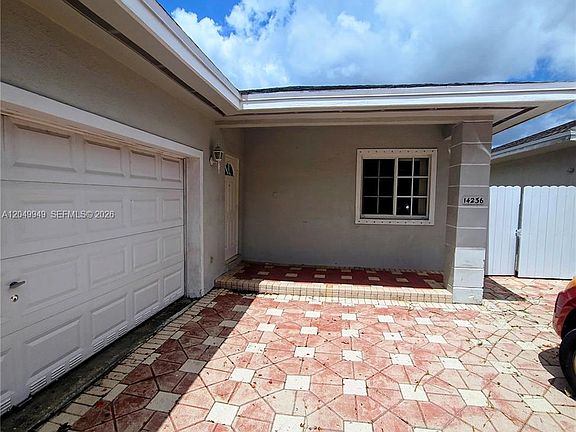 3rd image of 14236 SW 148th Ave