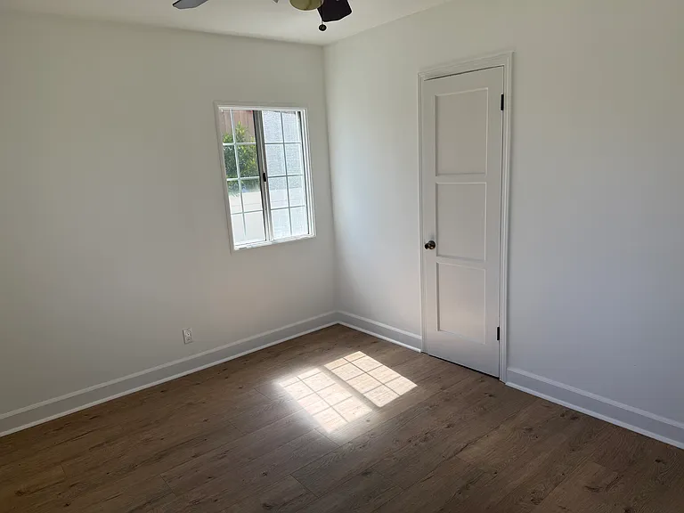 4943 Petit Ave — Photo 6