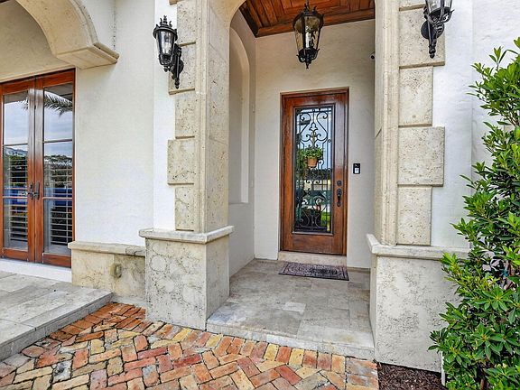 5th image of 33 SE Olive Way