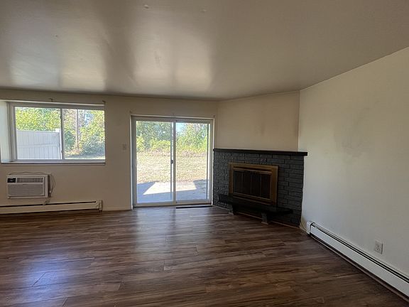 2nd image of 156 Summit View Ct