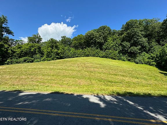 3rd image of 403R/404R Russell Brothers Rd