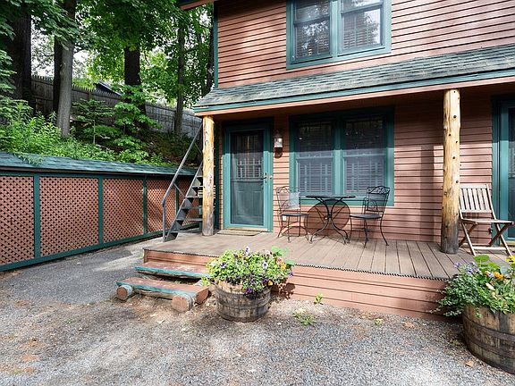 3rd image of 125 Greenwood St