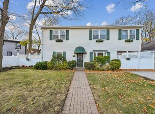 277 Harvard St, Hempstead, NY 11550