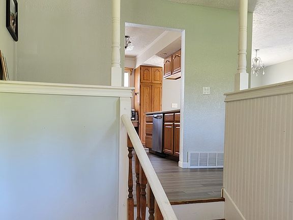 2nd image of 57 Linruth Ln