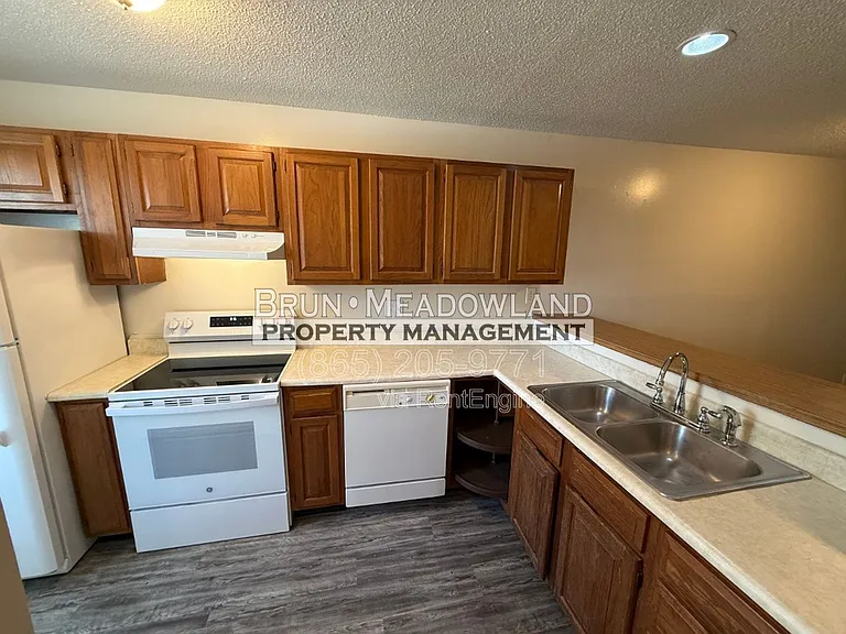10417 Victoria Dr #C — Photo 8