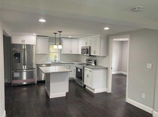 221 Brooklyn Ave, Westbury, NY 11590