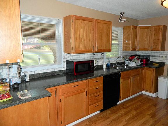 2nd image of 33 Pine Forest Dr