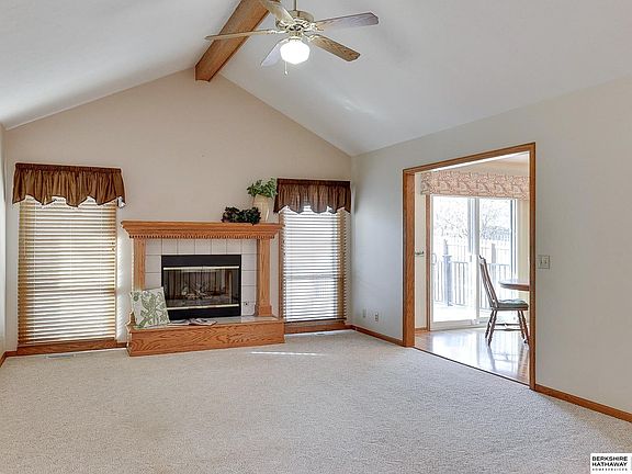 4th image of 15033 Hillsdale Ave