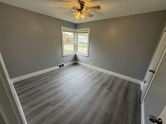 3rd image of 1417 E 31st St APT 1E