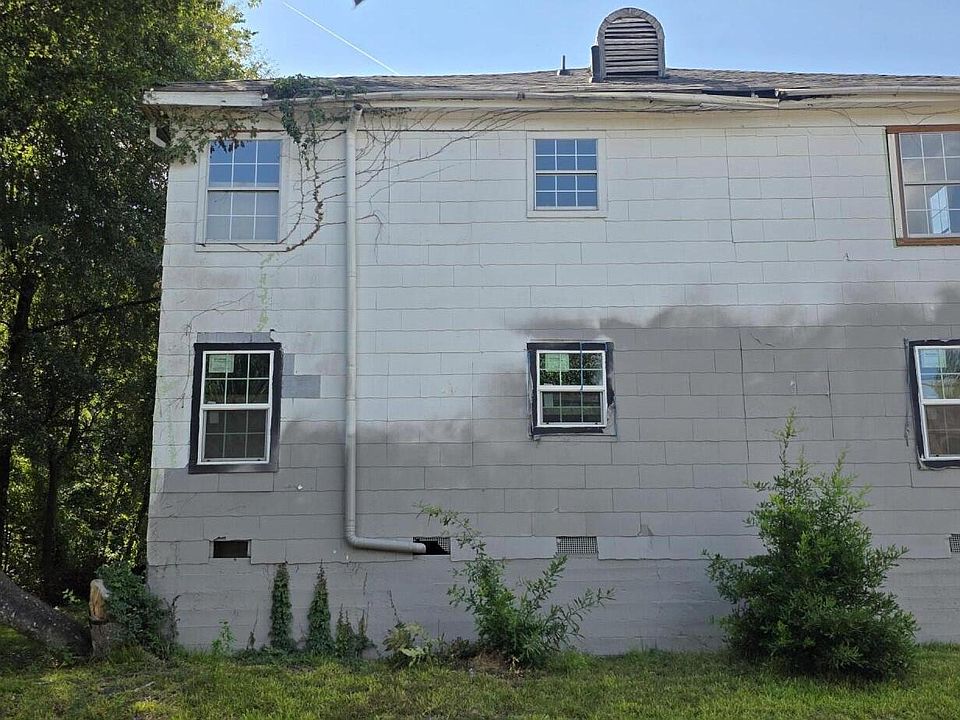 2nd image of 1205 Lawnview Pl
