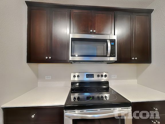 4th image of 6028 Parkview Hills Ln