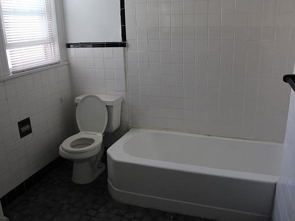 2nd image of 173 Archer Ave #2